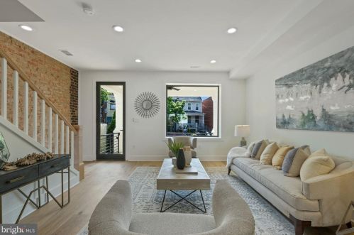 2410 37th St, Washington DC  20007-1835 exterior