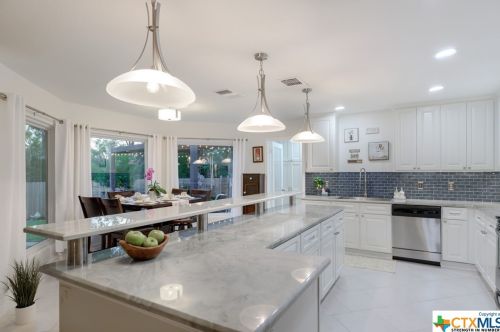 9515 Maverick Pt, San Antonio TX 78240-4049 exterior