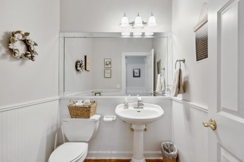 2252 Joyce Ln, Naperville IL 60564-4392 exterior