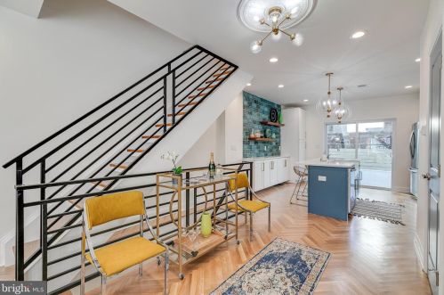 1009 Greenwich St, Philadelphia PA 19147-6409 exterior