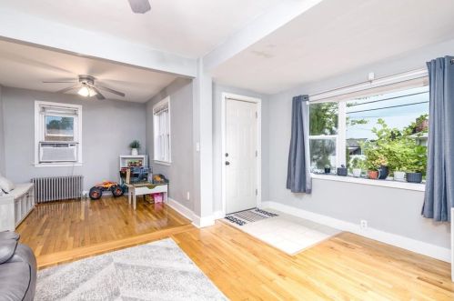 9 Ashby St, Providence RI 02919-6604 exterior