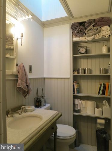 324 Camac St, Philadelphia PA 19140-4214 exterior