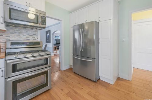 61 21 St, Huntington Station NY 11746-3259 exterior