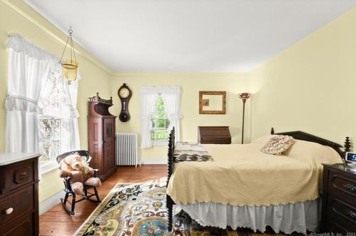 206 Norwalk Rd, Norwalk CT 06850-4316 exterior