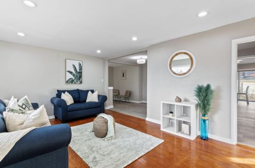 5933 79th St, Milwaukee WI  53218-1716 exterior