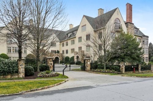 1 Brookhaven Dr, Atlanta, GA 30319-3003