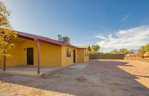 2201 Los Altos Ave, Tucson AZ  85705-5727 exterior