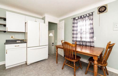 5864 Abbey St, Kalamazoo MI 49048-3527 exterior