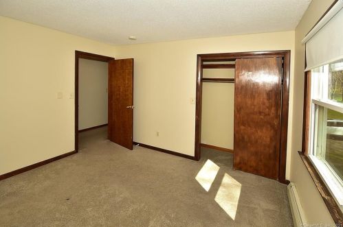 66 Kibbe Rd, Ellington CT 06029-2511 exterior