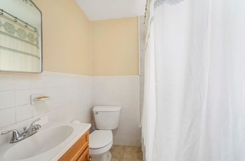 1041 Park Ave, Woonsocket RI 02895-4773 exterior