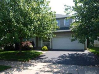 188 Cranberry Ct, Huntington Station, NY 11747-8702