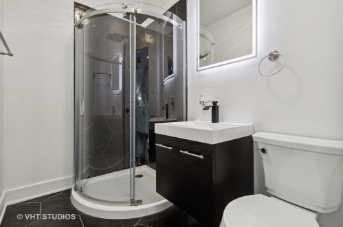 9145 University Ave, Chicago IL 60619-7946 exterior