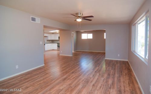 7049 Calle Canis, Tucson AZ  85710-5422 exterior