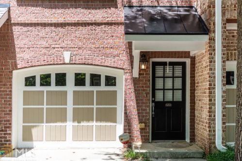 1092 Glenridge Pl, Atlanta GA  30342-1796 exterior