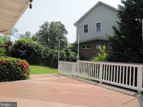 1807 Youngblood St, Mc Lean VA  22101-5244 exterior