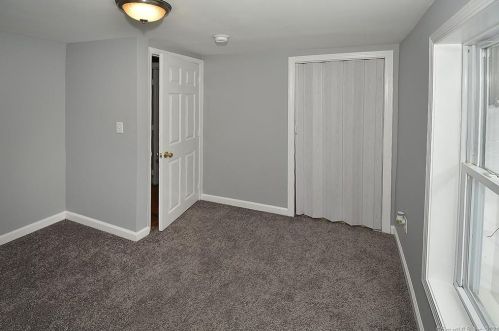 14 Lk St, Ellington CT 06029-3008 exterior