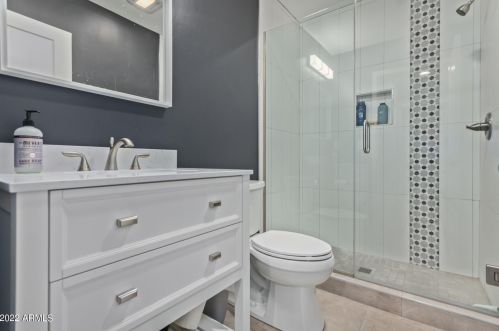 6720 11th St, Phoenix AZ  85014-1028 exterior