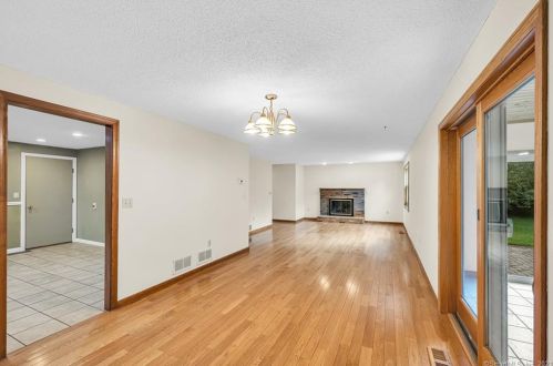 10 Pheasant Run, Windsor CT 06095-1549 exterior