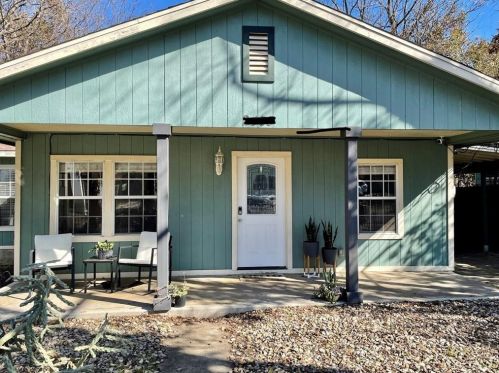 2405 3rd St, Austin TX  78704-5303 exterior