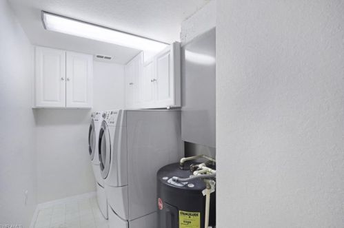 8244 Key Royal Cir, Naples FL 34119-6807 exterior