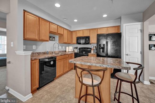 834 Blossom Dr, Hanover PA  17331-2073 exterior