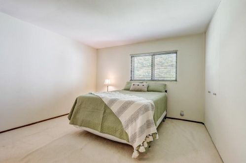 9039 70, Milwaukee WI 53218-2212 exterior