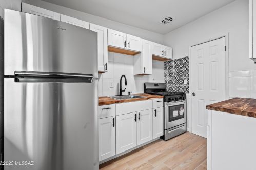 2242 Catalina Ave, Tucson AZ  85712-3225 exterior