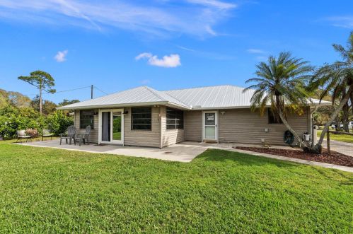 5417 Palmetto Dr, Fort Pierce FL  34982-7481 exterior