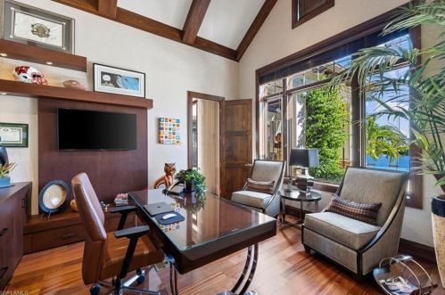 655 Bougainvillea Rd, Naples FL 34102-5545 exterior