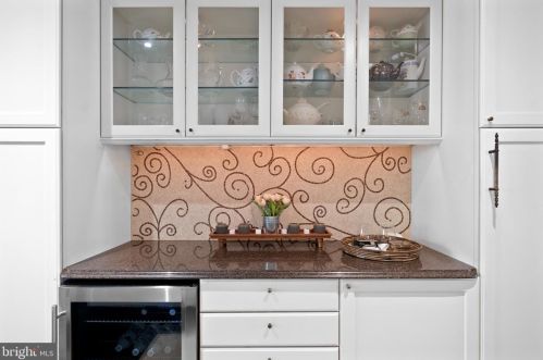 310 16th St, Philadelphia PA  19102-4907 exterior