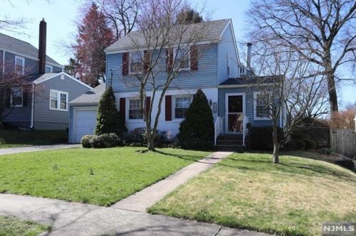 143 Manning Ave, River Edge, NJ 07661-2122