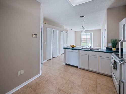 801 Jade Frst Ave, Orlando FL 32828-8133 exterior