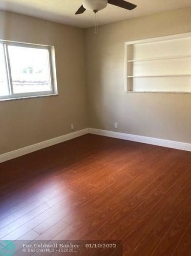 2472 Dixie Hwy, Boca Raton FL 33431-6812 exterior