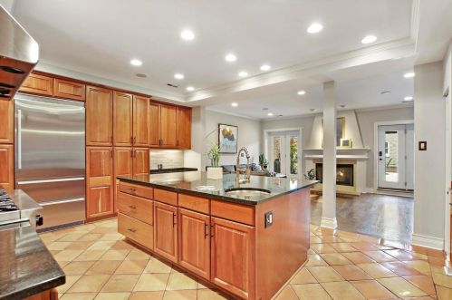 1647 Superior St, Chicago IL  60622-5656 exterior