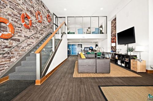 3 Superior St, Duluth MN 55804-2422 exterior