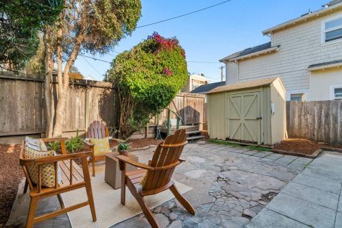 425 Riverview Ave, Capitola CA 95010-2757 exterior