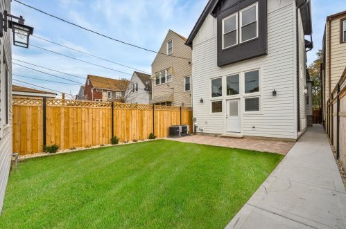 3128 Bernard St, Chicago IL  60618-6715 exterior