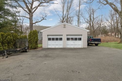 105 Cedar St, Livingston NJ 07039-4205 exterior