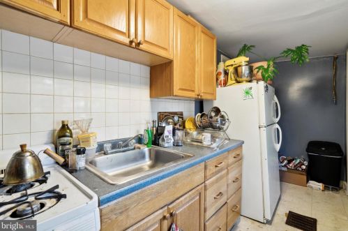 5045 Hazel Ave, Philadelphia PA 19143-1938 exterior