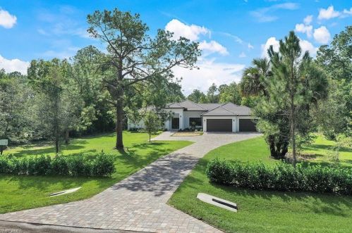 3632 3 Ave, Naples FL 34117-2725 exterior