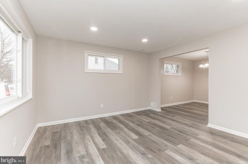 4613 Creek Shore Dr, Rockville MD 20852-2410 exterior