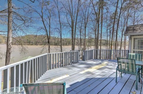 1398 Lakeshore Cir, Gainesville GA 30501-1500 exterior