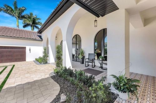 172 Cheshire Way, Naples FL 34110-4413 exterior