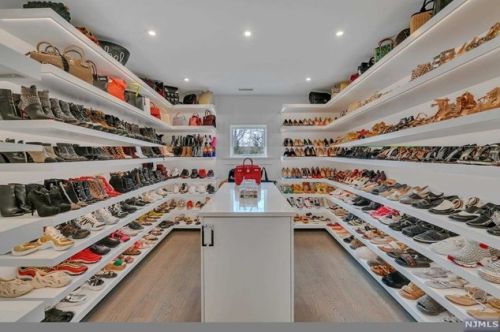 19 Duck Pond Rd, Demarest NJ  07627-2305 exterior