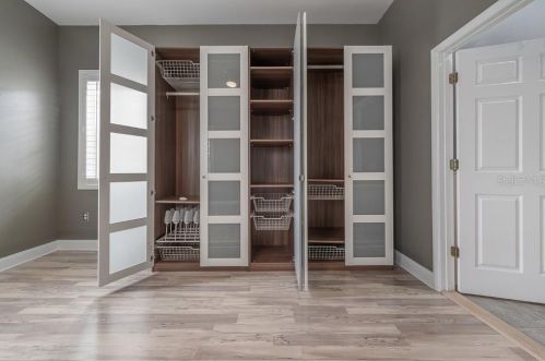 406 Oregon Ave, Tampa FL 33607-2803 exterior