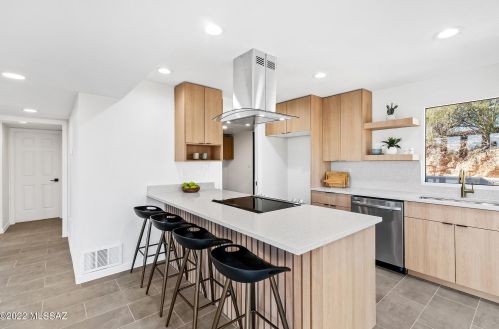 851 Roller Coaster Rd, Tucson AZ  85704-2626 exterior