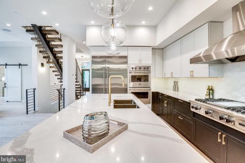 4913 Sherier Pl, Washington DC  20016-3319 exterior