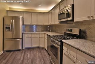 1218 Mulberry Dr, Mahwah NJ  07430-2342 exterior