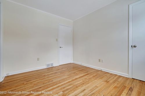 15 Glenwood Dr, Berkeley Township NJ 08721-1021 exterior