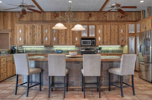 3064 Spg Br Rd, Montgomery TX 77316-2503 exterior